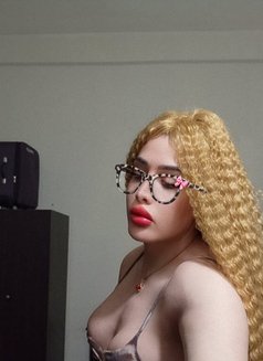 Janet - Transsexual escort in Beirut Photo 3 of 7