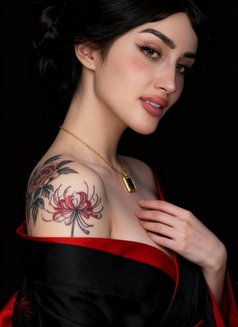 Janet - Transsexual escort in Beirut Photo 5 of 7