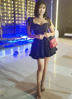 Jang - puta in Singapore Photo 3 of 4