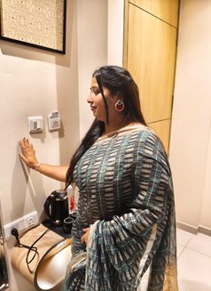 Janhavi - puta in Bangalore Photo 3 of 5