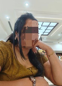 Janhavi - escort in Bangalore Photo 3 of 7