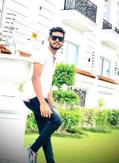 Jani Monsters - Acompañantes masculino in Lahore Photo 2 of 4