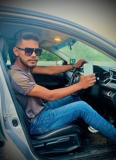 Jani Monsters - Acompañantes masculino in Lahore Photo 3 of 4