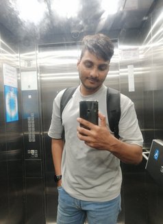 Janidu Tharana - Acompañantes masculino in Colombo Photo 5 of 6