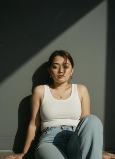 Janine - puta in Dubai Photo 3 of 6