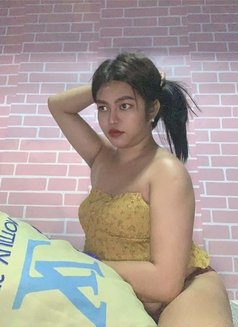 Janine - Transsexual escort in Manila Photo 2 of 4