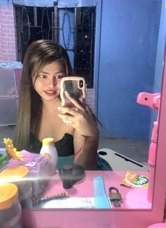 Janine - Transsexual escort in Manila Photo 3 of 4