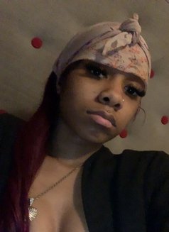 Janissa - puta in Amman Photo 2 of 3