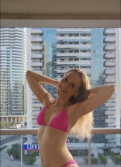 Janissa - escort in Dubai Photo 1 of 3