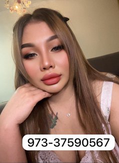 Jannie - Acompañante in Al Manama Photo 2 of 11