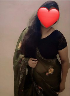 ๏ธJanny housewife cam & real meet - escort in New Delhi Photo 1 of 1