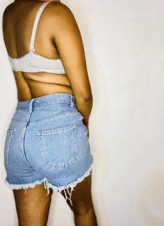 Janu - escort in Colombo Photo 1 of 4
