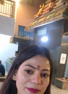 Janvi Cam and Meet Independent - escort in Bangalore Photo 2 of 5