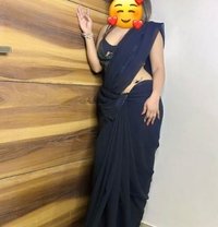 Janvi Independent Model 🥰 - escort in Noida