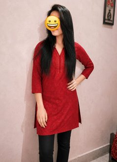 Janvi Independent Slim Girl - puta in New Delhi Photo 2 of 7
