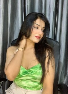 Janvi - escort in Kochi Photo 2 of 2