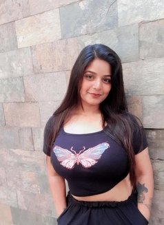 Janvi - escort in Hyderabad Photo 2 of 4