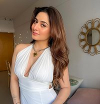 Janvi - puta in Hyderabad Photo 1 of 3