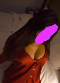 Janvi - puta in Kochi Photo 4 of 5