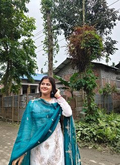 Janvi - escort in Mumbai Photo 1 of 3