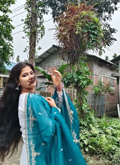 Janvi - escort in Mumbai Photo 2 of 3