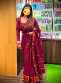 Janvi - escort in Navi Mumbai Photo 1 of 3