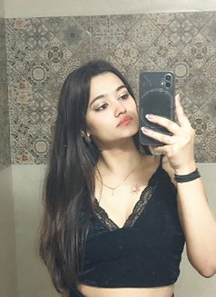 Janvi - puta in New Delhi Photo 4 of 4