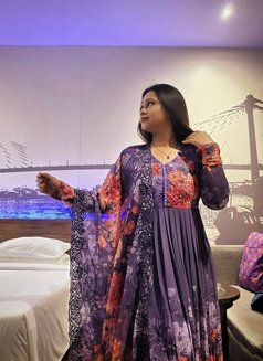 Janvi - puta in New Delhi Photo 3 of 3