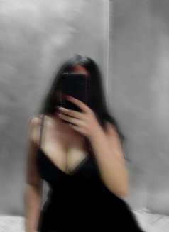 Janvi - escort in Noida Photo 5 of 7