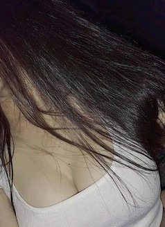 Janvi - escort in Noida Photo 2 of 8