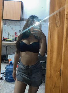 Janvi - escort in Noida Photo 4 of 8