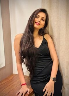 Janvi - escort in Noida Photo 2 of 3