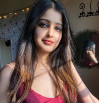 Janvi - puta in Vadodara