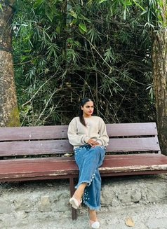 Janvi Kapoor - puta in Gurgaon Photo 2 of 3