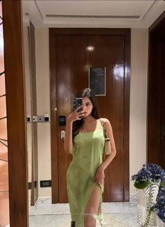 Janvi Mehta - puta in Dubai Photo 1 of 3