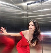 Janvi Mehta - puta in Dubai