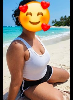 Janvi Sharma - escort in New Delhi Photo 1 of 3