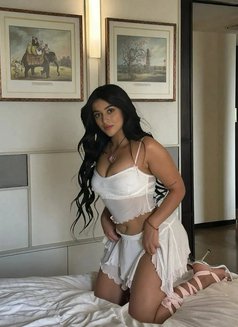 Janvi Sharma - puta in Lucknow Photo 2 of 4