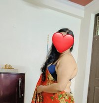 ️Janvi Singh Housewife Cam & Real Meet - escort in New Delhi