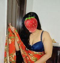 ️Janvi Singh Housewife Cam & Real Meet - escort in New Delhi