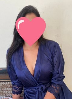 Nidhi - escort in Lucknow Photo 2 of 4