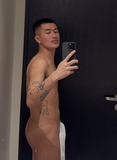 Japanese ๐ฏ๐ต Filipino ๐ต๐ญ TwinkBiggie - Male escort in Bangkok Photo 18 of 18