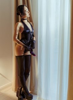 Japanese Hentai Mistress Koto - dominatrix in Berlin Photo 8 of 8