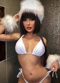 Japanesse Yuki now in ibiza cums alot - Acompañantes transexual in Ibiza Photo 29 of 30