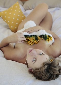 Jaqueline - escort in London Photo 21 of 22