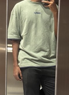 Jasha - Male escort in Colombo Photo 2 of 3