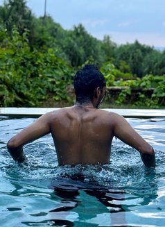 Hasha best for Tantra Massage - Male escort in Colombo Photo 4 of 5