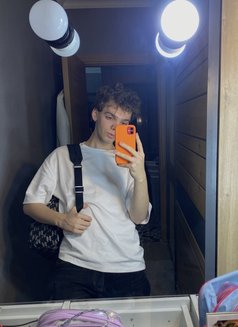 JashTwink - Male escort in İstanbul Photo 1 of 6