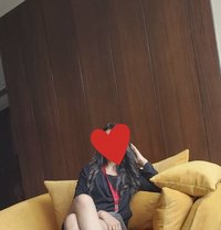 Jasleen independent - Intérprete de adultos in Noida Photo 3 of 4