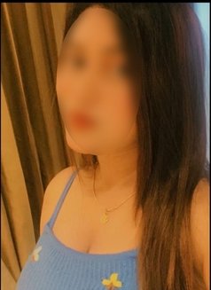 Jasleen - escort in Dubai Photo 1 of 6